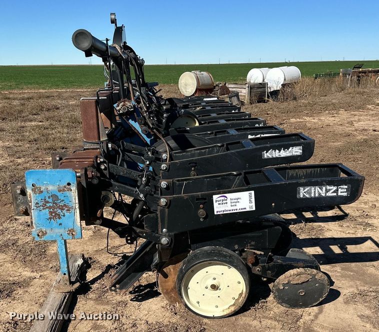 image for item DP5958 Kinze planter