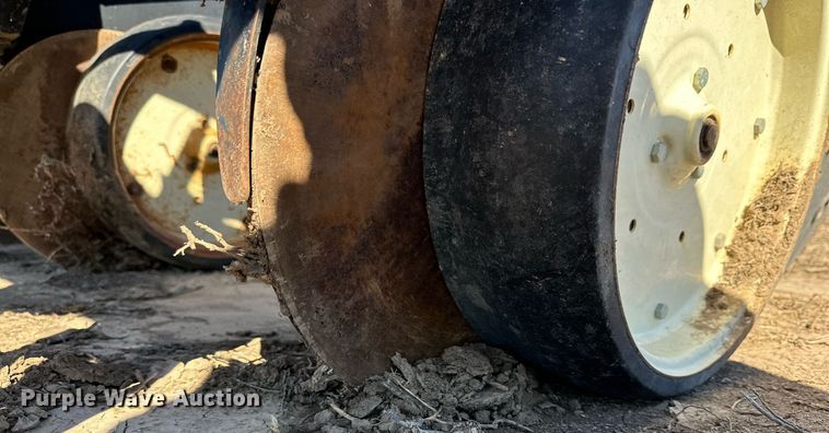 image for item DP5958 Kinze planter
