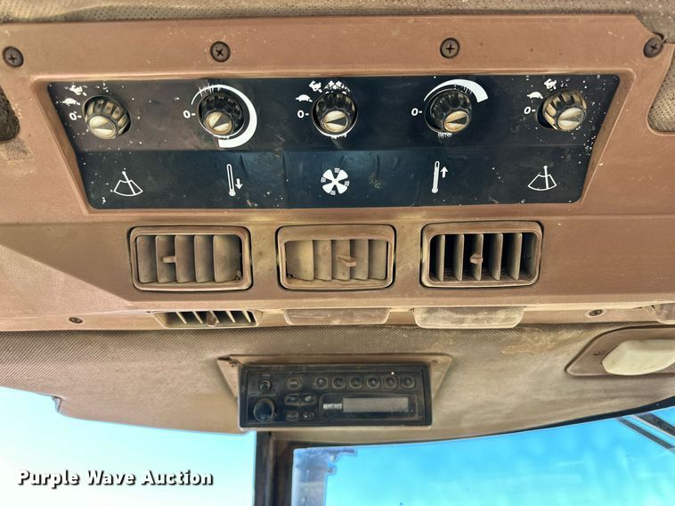 image for item DP5963 1985 John Deere 4850 tractor