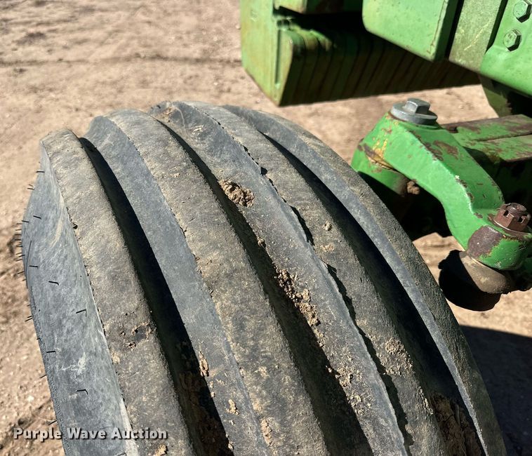 image for item DP5963 1985 John Deere 4850 tractor