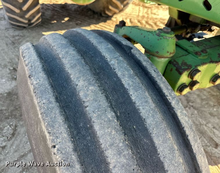 image for item DP5963 1985 John Deere 4850 tractor