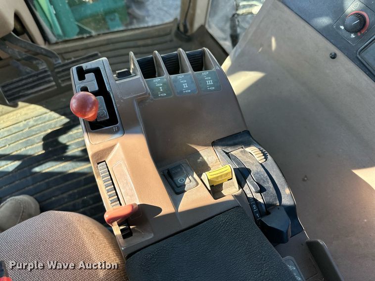 image for item DP5970 1995 John Deere 8400 MFWD tractor