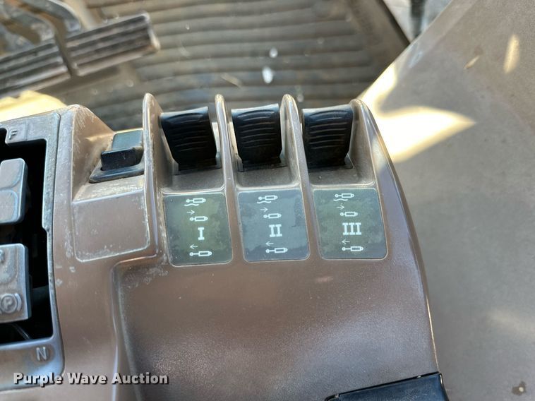 image for item DP5970 1995 John Deere 8400 MFWD tractor