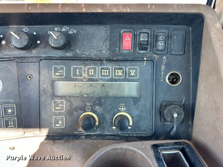 image for item DP5970 1995 John Deere 8400 MFWD tractor