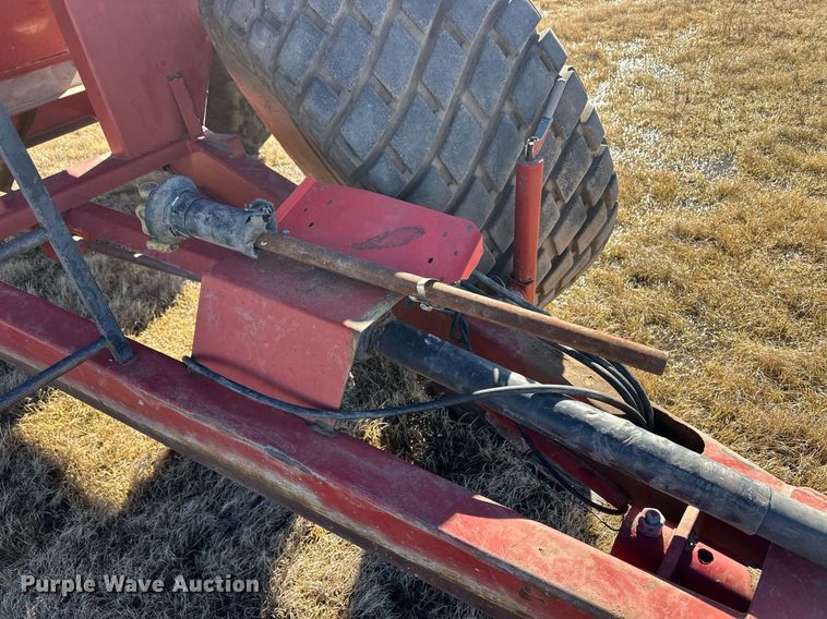 image for item DQ3123 Brent 520 grain cart