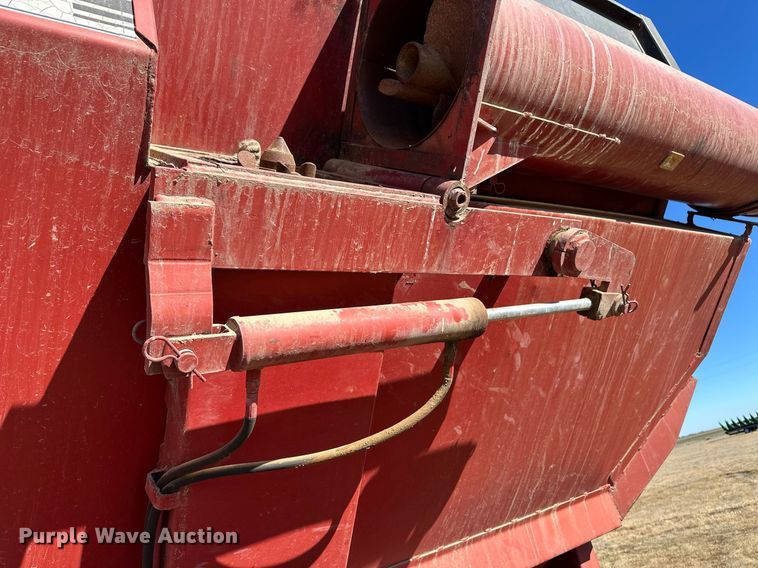 image for item DQ3123 Brent 520 grain cart