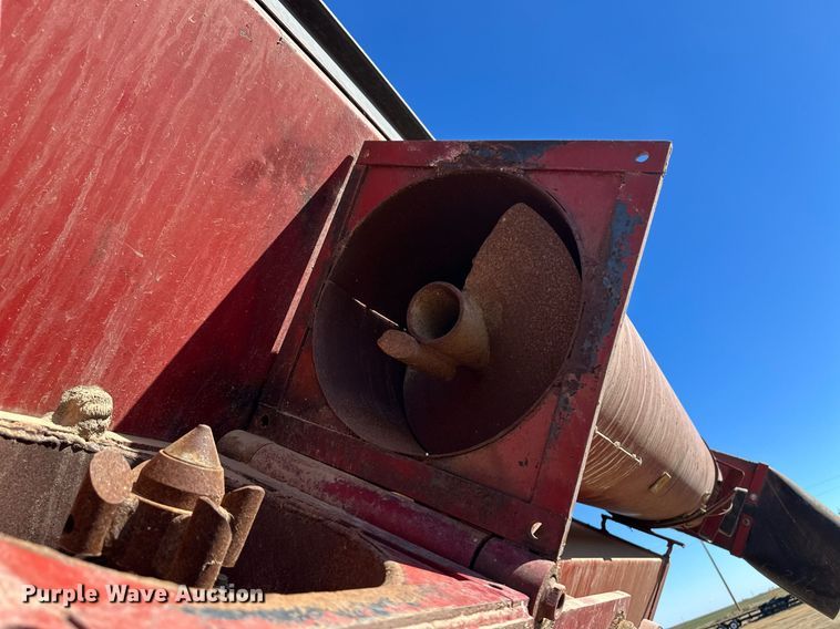 image for item DQ3123 Brent 520 grain cart