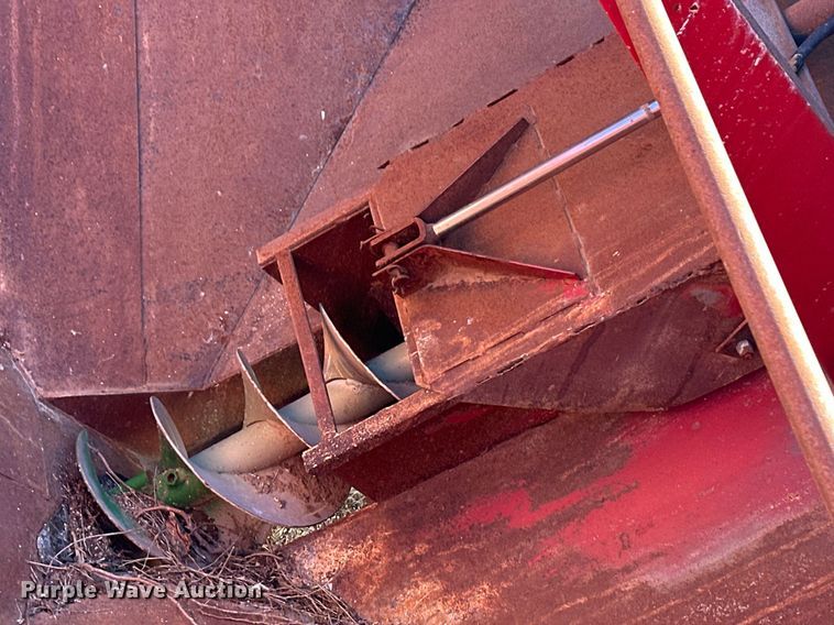 image for item DQ3123 Brent 520 grain cart