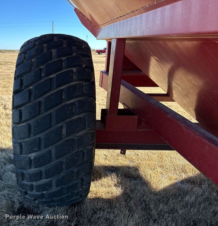 image for item DQ3123 Brent 520 grain cart