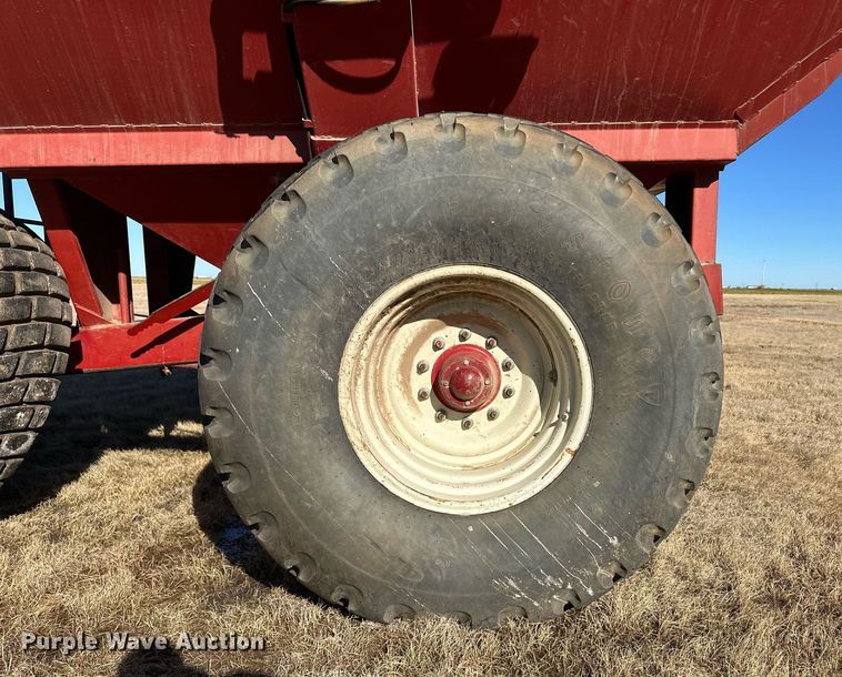 image for item DQ3123 Brent 520 grain cart
