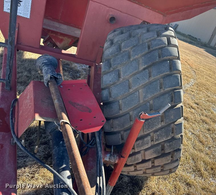 image for item DQ3123 Brent 520 grain cart