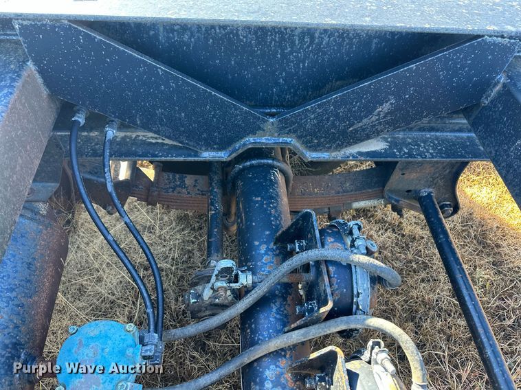 image for item DQ3124 2023 Jantz-Femco combine trailer