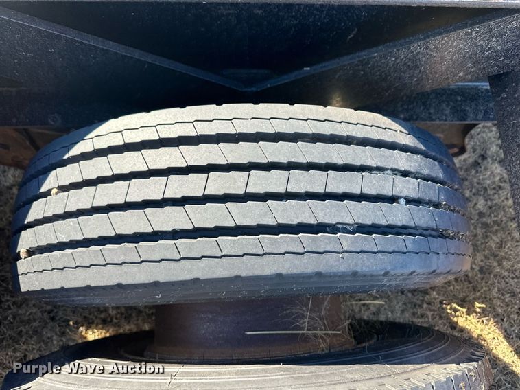 image for item DQ3125 2021 Jantz-Femco combine trailer