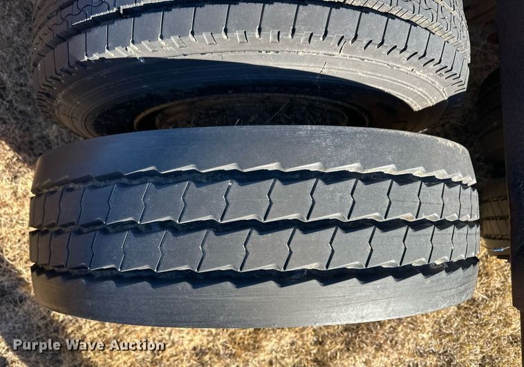 image for item DQ3126 2021 Jantz-Femco combine trailer