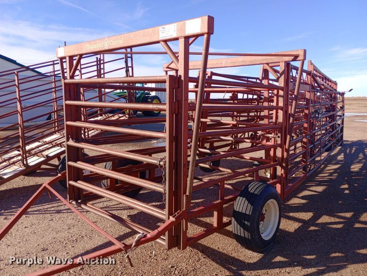 image for item DQ3142 Diamond W corral