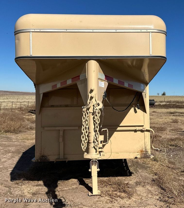 image for item DQ3167 2014 Circle D 6824GNST livestock trailer