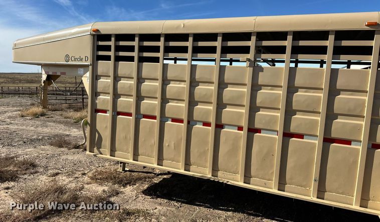 image for item DQ3167 2014 Circle D 6824GNST livestock trailer