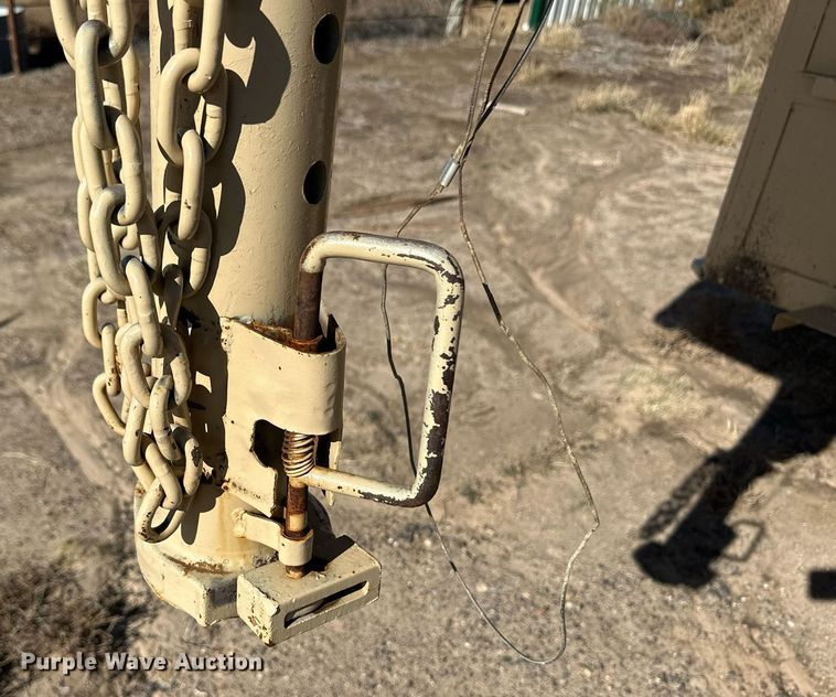 image for item DQ3167 2014 Circle D 6824GNST livestock trailer