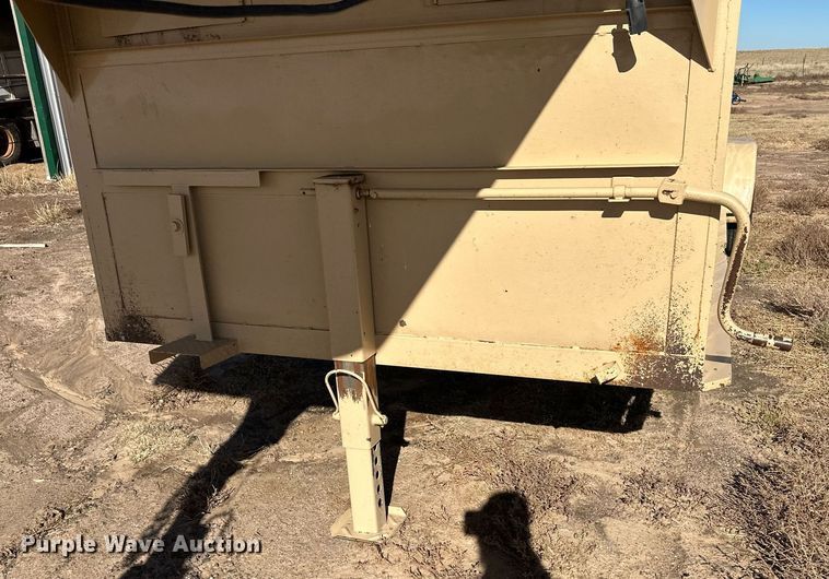 image for item DQ3167 2014 Circle D 6824GNST livestock trailer