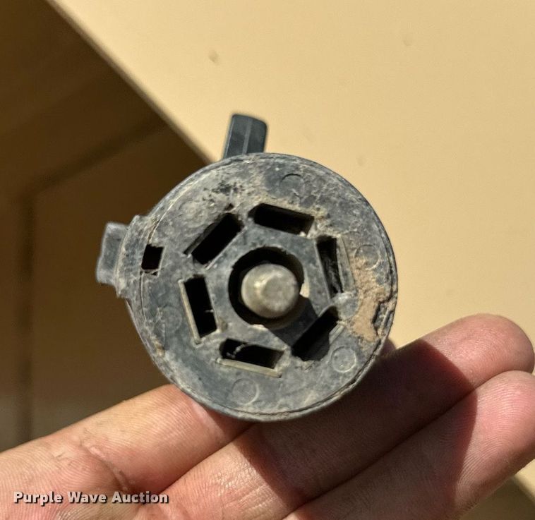 image for item DQ3167 2014 Circle D 6824GNST livestock trailer