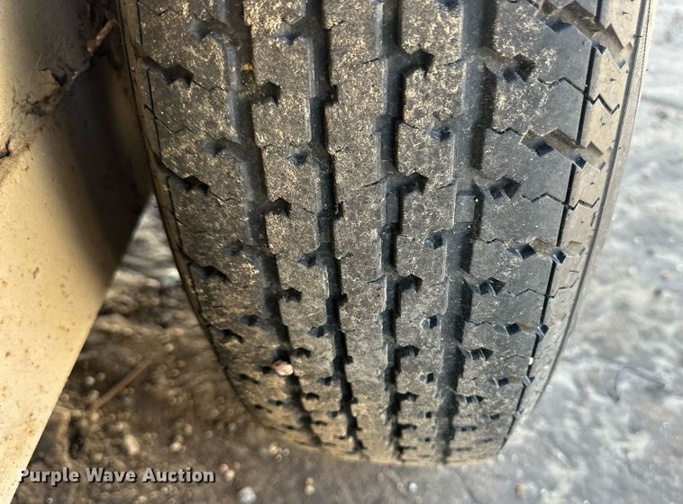 image for item DQ3167 2014 Circle D 6824GNST livestock trailer