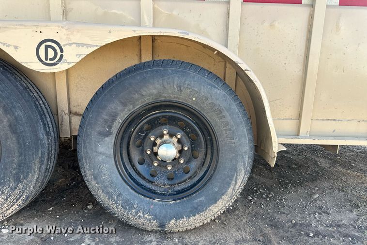 image for item DQ3167 2014 Circle D 6824GNST livestock trailer