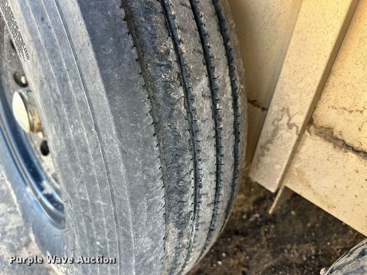 image for item DQ3167 2014 Circle D 6824GNST livestock trailer