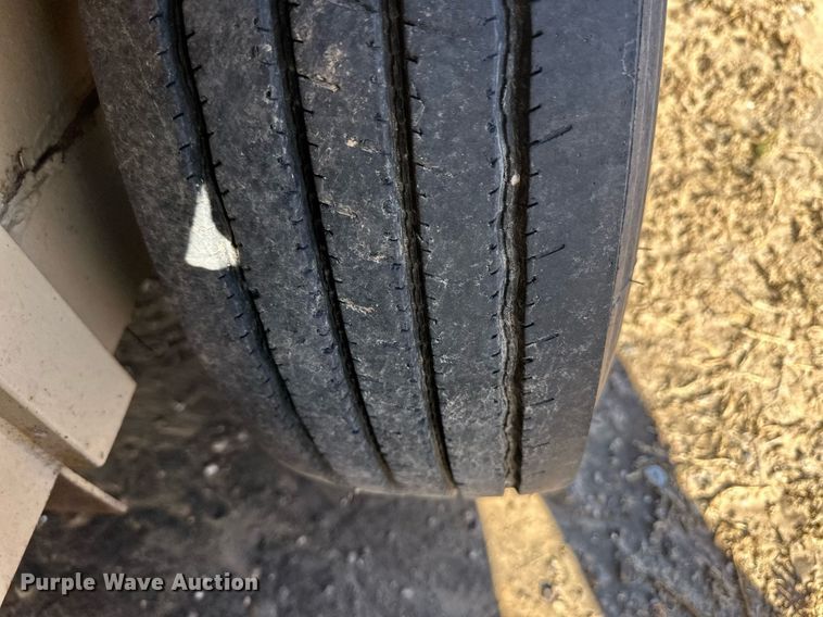 image for item DQ3167 2014 Circle D 6824GNST livestock trailer