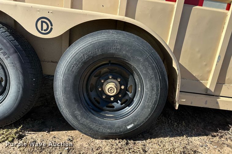 image for item DQ3167 2014 Circle D 6824GNST livestock trailer