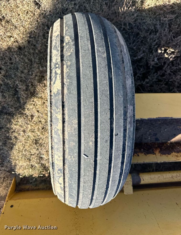 image for item DQ3170 Brown box blade