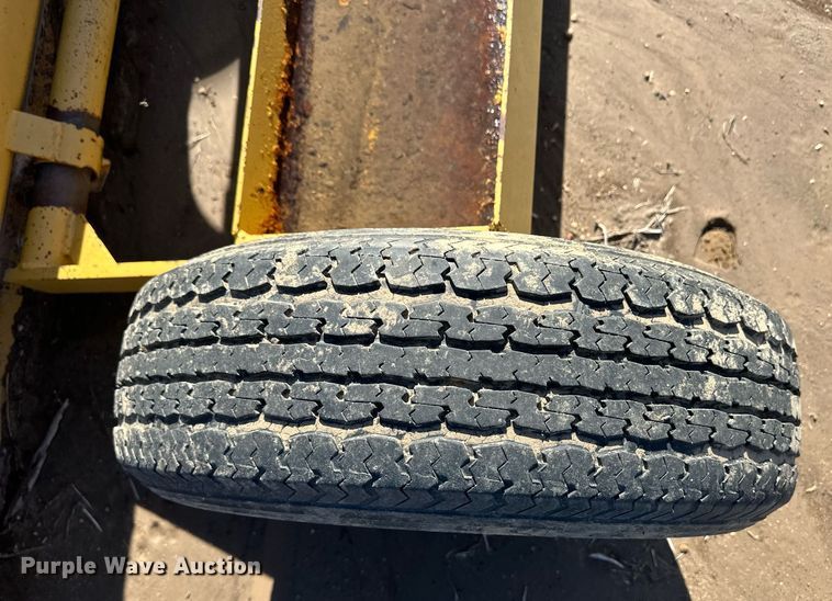 image for item DQ3170 Brown box blade