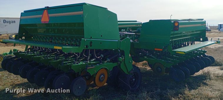 image for item DQ3172 2013 Great Plains 3S-3000HD-4875 grain drill