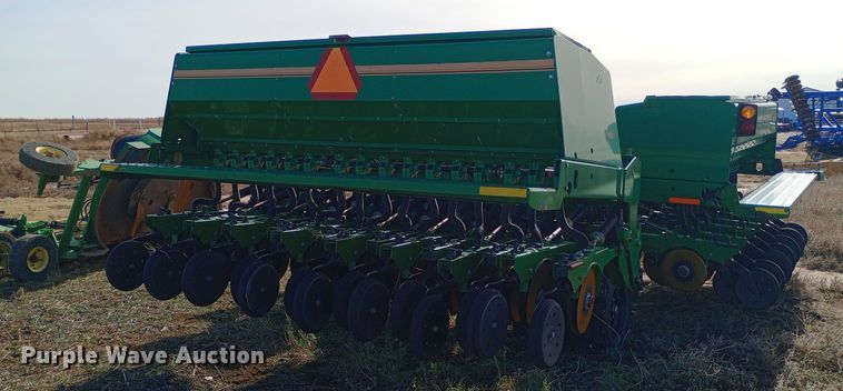 image for item DQ3172 2013 Great Plains 3S-3000HD-4875 grain drill