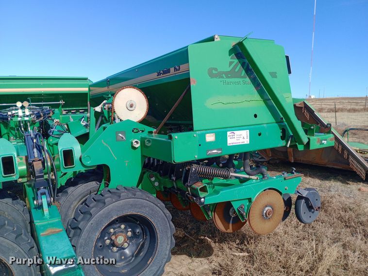 image for item DQ3172 2013 Great Plains 3S-3000HD-4875 grain drill