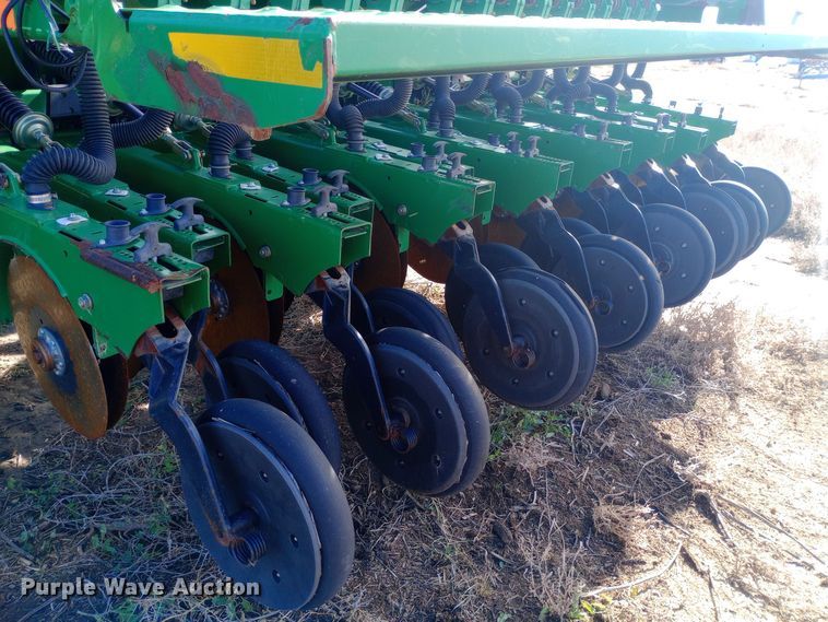 image for item DQ3172 2013 Great Plains 3S-3000HD-4875 grain drill