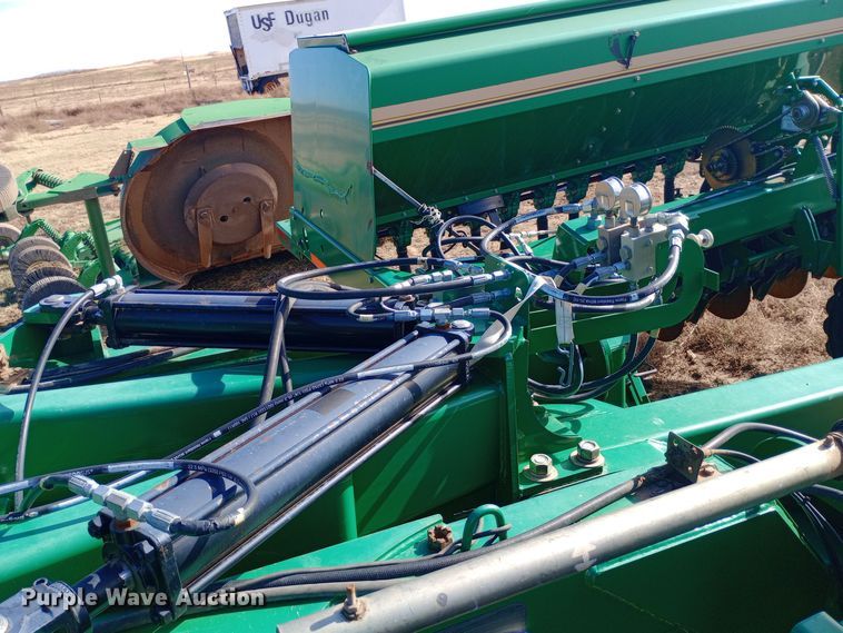 image for item DQ3172 2013 Great Plains 3S-3000HD-4875 grain drill