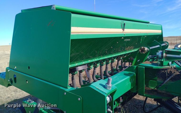 image for item DQ3172 2013 Great Plains 3S-3000HD-4875 grain drill