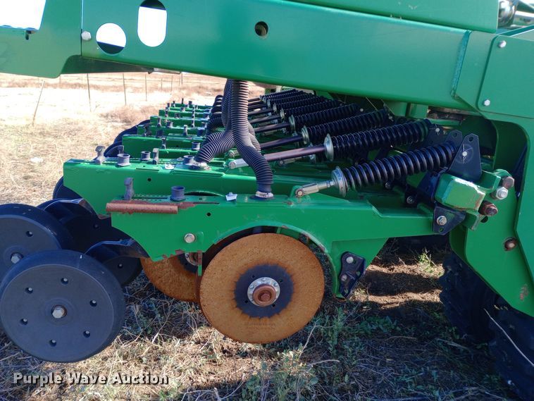 image for item DQ3172 2013 Great Plains 3S-3000HD-4875 grain drill