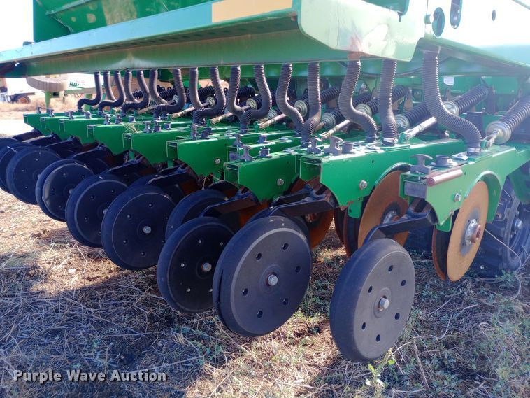 image for item DQ3172 2013 Great Plains 3S-3000HD-4875 grain drill