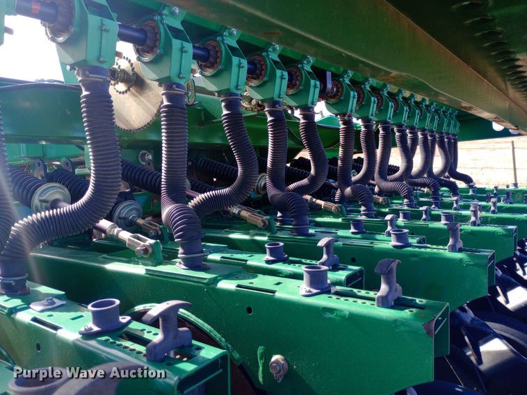 image for item DQ3172 2013 Great Plains 3S-3000HD-4875 grain drill