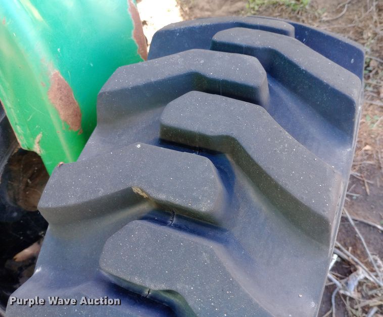 image for item DQ3172 2013 Great Plains 3S-3000HD-4875 grain drill