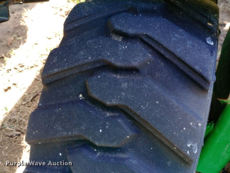 image for item DQ3172 2013 Great Plains 3S-3000HD-4875 grain drill