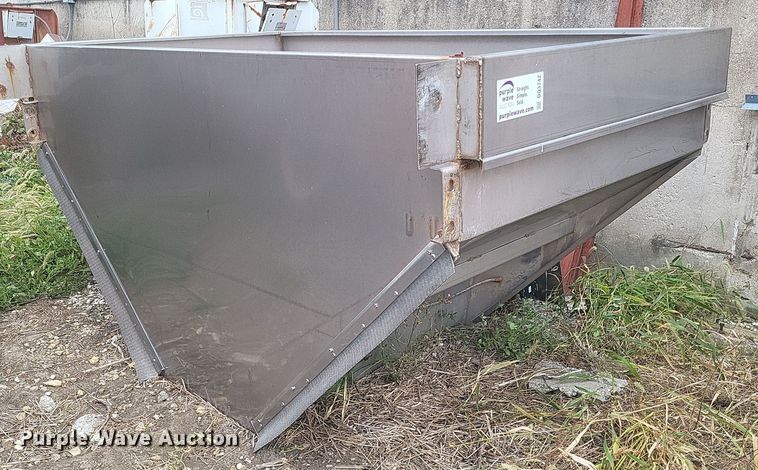 image for item DQ3742 New Leader L3220 G4 spreader