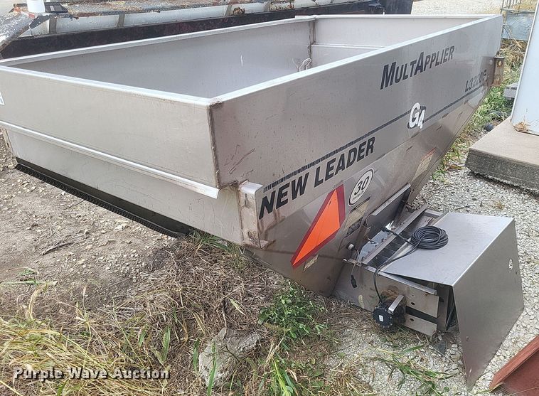 image for item DQ3742 New Leader L3220 G4 spreader