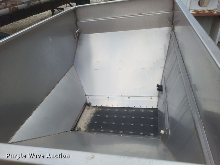 image for item DQ3742 New Leader L3220 G4 spreader