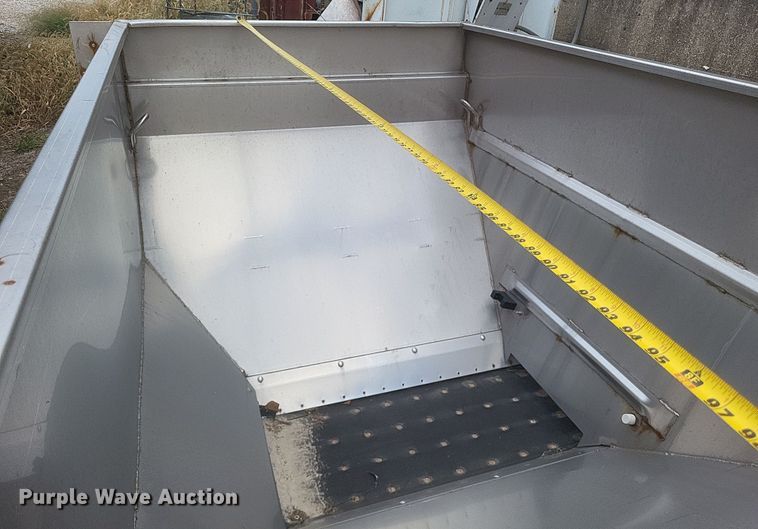 image for item DQ3742 New Leader L3220 G4 spreader