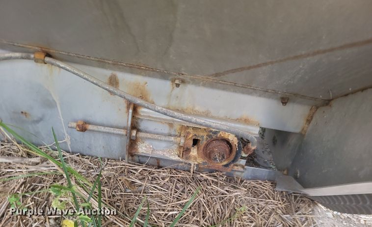 image for item DQ3742 New Leader L3220 G4 spreader