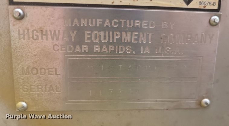 image for item DQ3742 New Leader L3220 G4 spreader