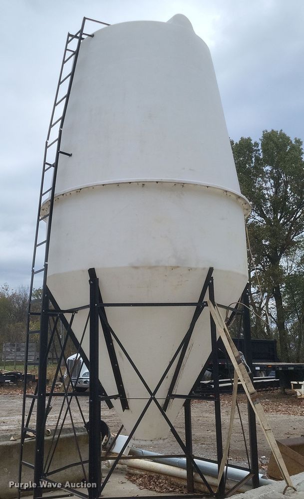 image for item DQ3771 Grain tank