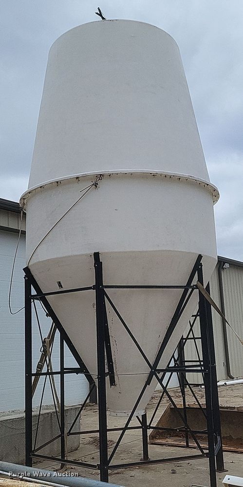 image for item DQ3771 Grain tank
